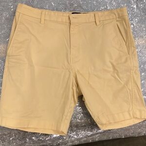 Men’s Yellow Shorts Size 34, Chaps Stretch 98% Cotton